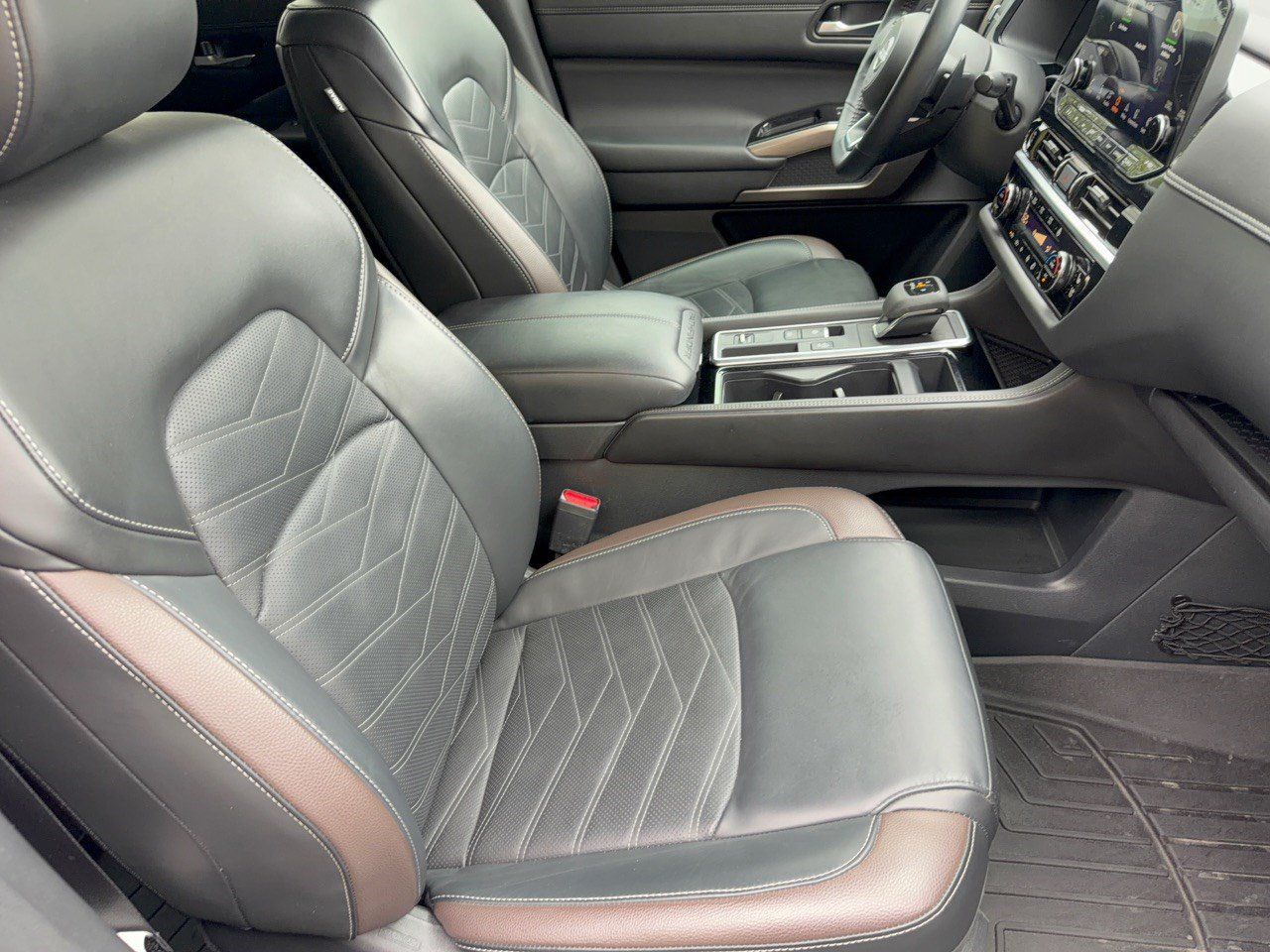 Used 2024 Nissan Pathfinder Platinum FWD image 30