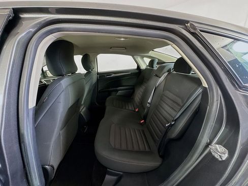 Used 2017 Ford Fusion SE image 22