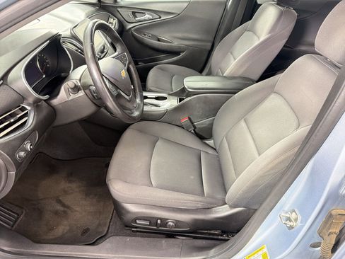 Used 2017 Chevrolet Malibu LT FWD image 5