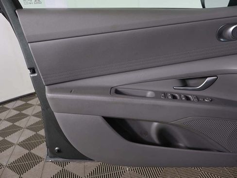 Used 2024 Hyundai Elantra SEL FWD image 19