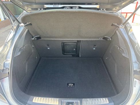 Used 2018 INFINITI QX30 Premium w/ Navigation Package image 11