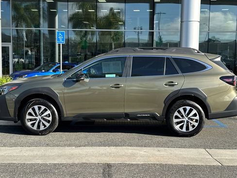 Certified 2025 Subaru Outback Premium image 9