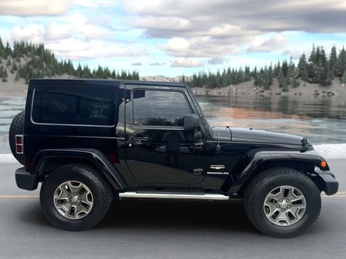 Used 2014 Jeep Wrangler Sahara w/ Mopar Chrome Edition Group image 7