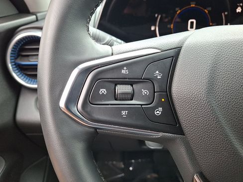 Used 2024 Chevrolet Trax LT w/ Driver Confidence Package FWD image 20