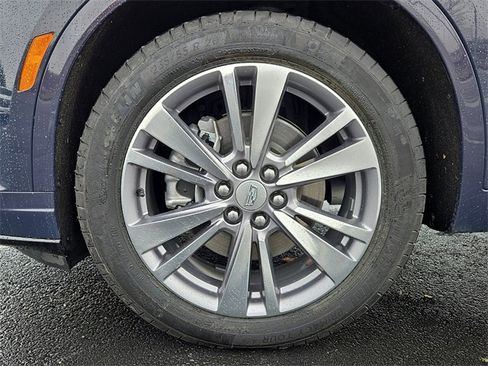 Used 2025 Cadillac XT6 Premium Luxury image 10