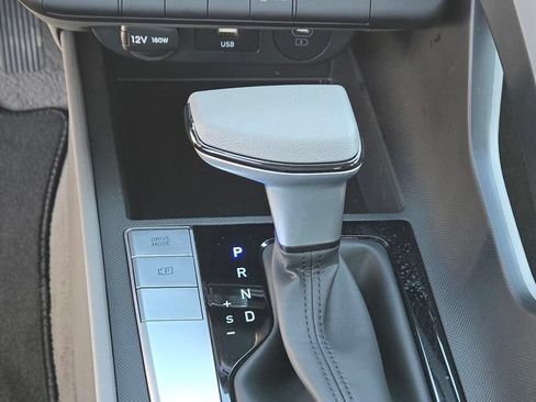Used 2026 Hyundai Elantra SE FWD image 24