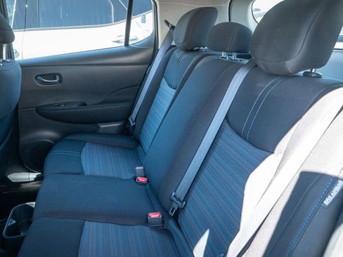 Used 2023 Nissan Leaf S image 31