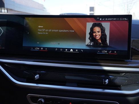 Used 2024 BMW X7 xDrive40i w/ Premium Package image 56