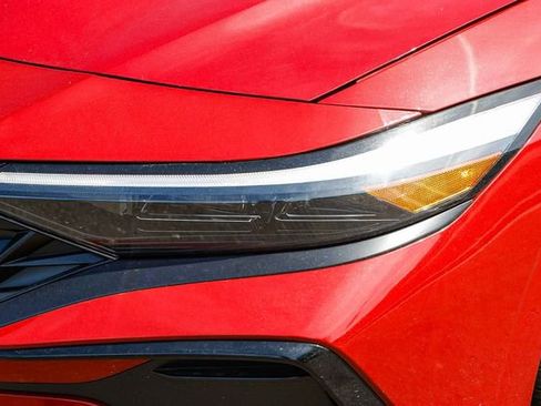 New 2026 Hyundai Elantra Limited FWD image 8