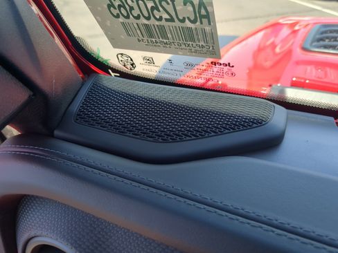 New 2025 Jeep Wrangler Rubicon w/ Steel Bumper Group image 27