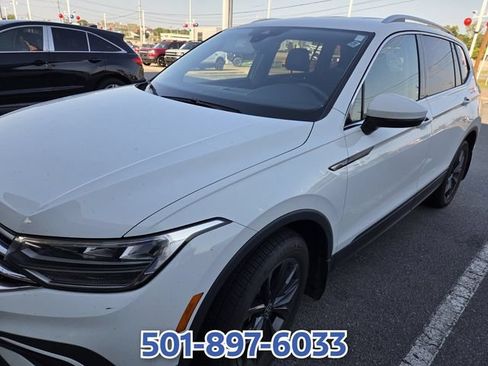 Used 2024 Volkswagen Tiguan SE FWD image 9