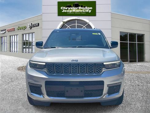 Used 2021 Jeep Grand Cherokee L Summit w/ Luxury Tech Group V AWD/4WD image 4