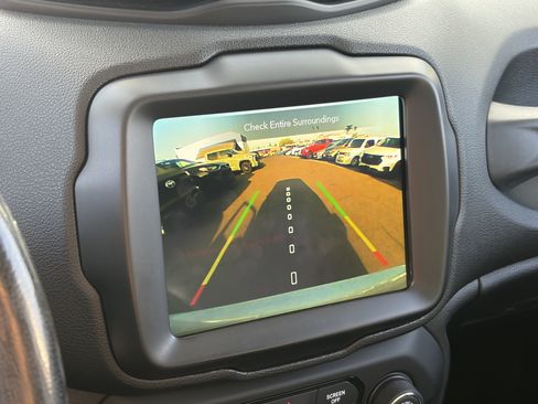 Used 2018 Jeep Renegade Trailhawk AWD/4WD image 7