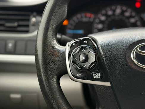 Used 2013 Toyota Camry FWD image 29