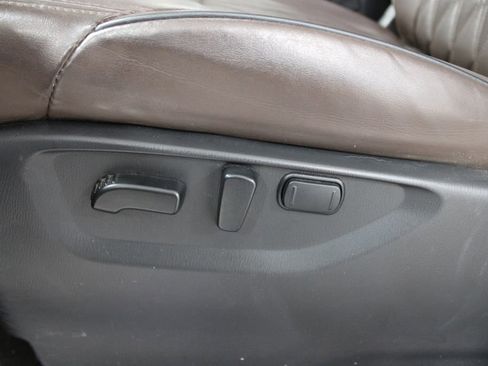 Used 2022 Nissan Armada Platinum w/ Captain's Chairs Package image 16