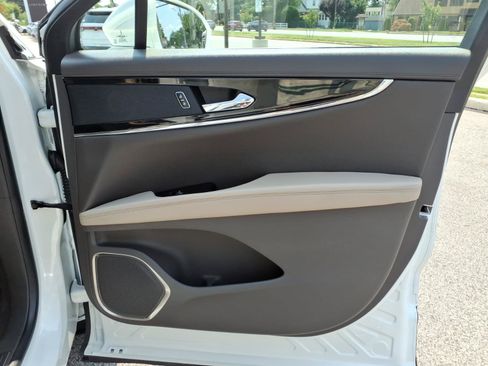 Certified 2023 Lincoln Nautilus Reserve AWD/4WD image 32