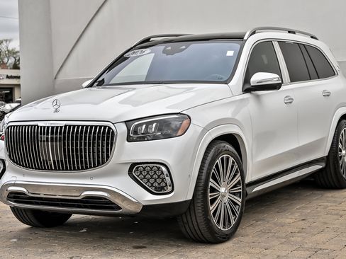 Used 2026 Mercedes-Benz Maybach GLS 600 4MATIC image 3