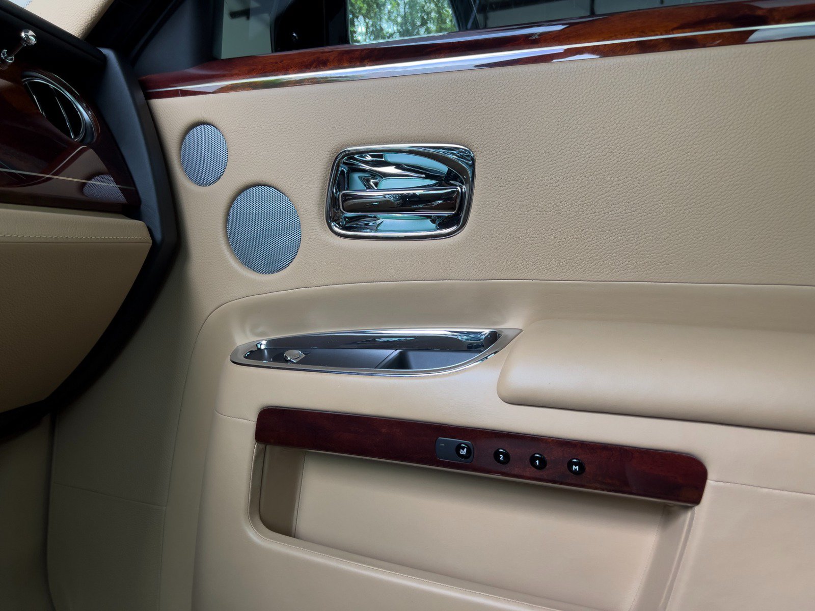 Used 2013 Rolls-Royce Ghost RWD image 44