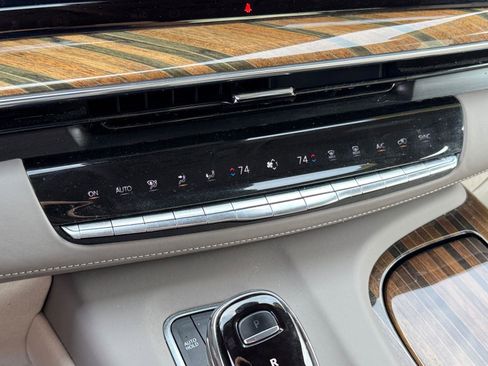 Used 2022 Cadillac Escalade Premium Luxury Platinum image 29