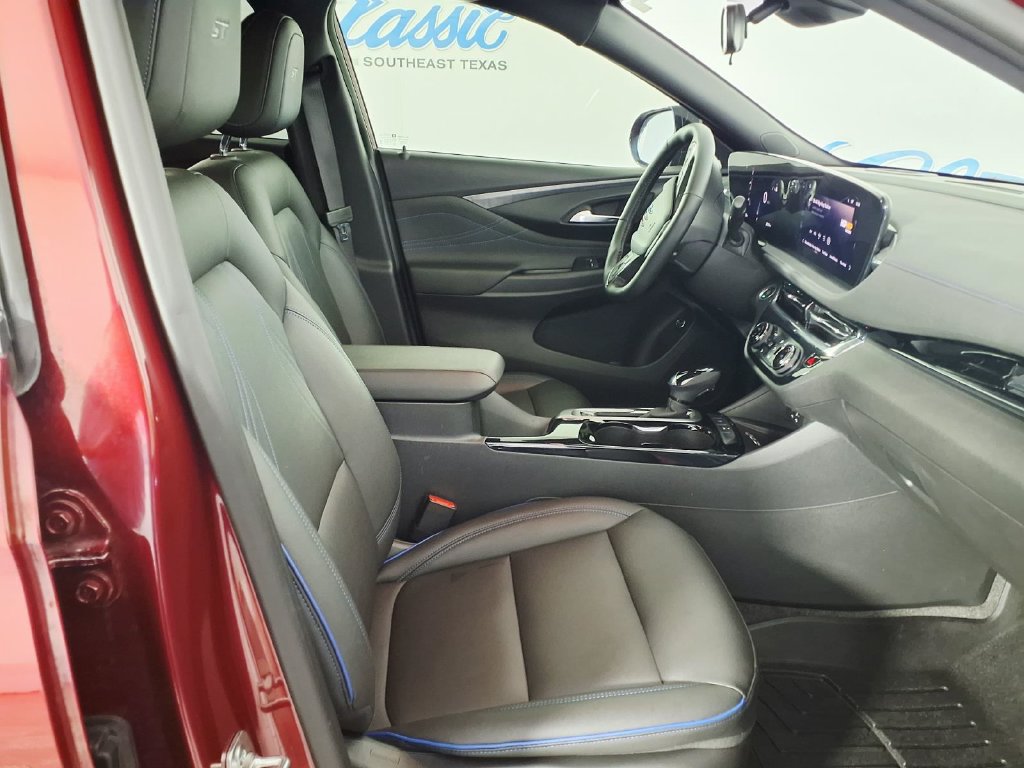 Used 2025 Buick Envista Sport Touring w/ Convenience I Package FWD image 10