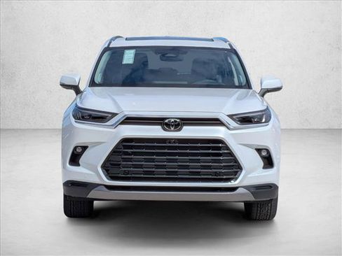 New 2026 Toyota Grand Highlander Platinum image 6