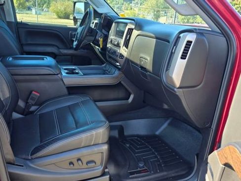 Used 2018 GMC Sierra 2500 Denali image 15