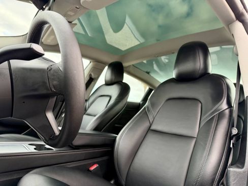 Used 2022 Tesla Model 3 RWD image 8