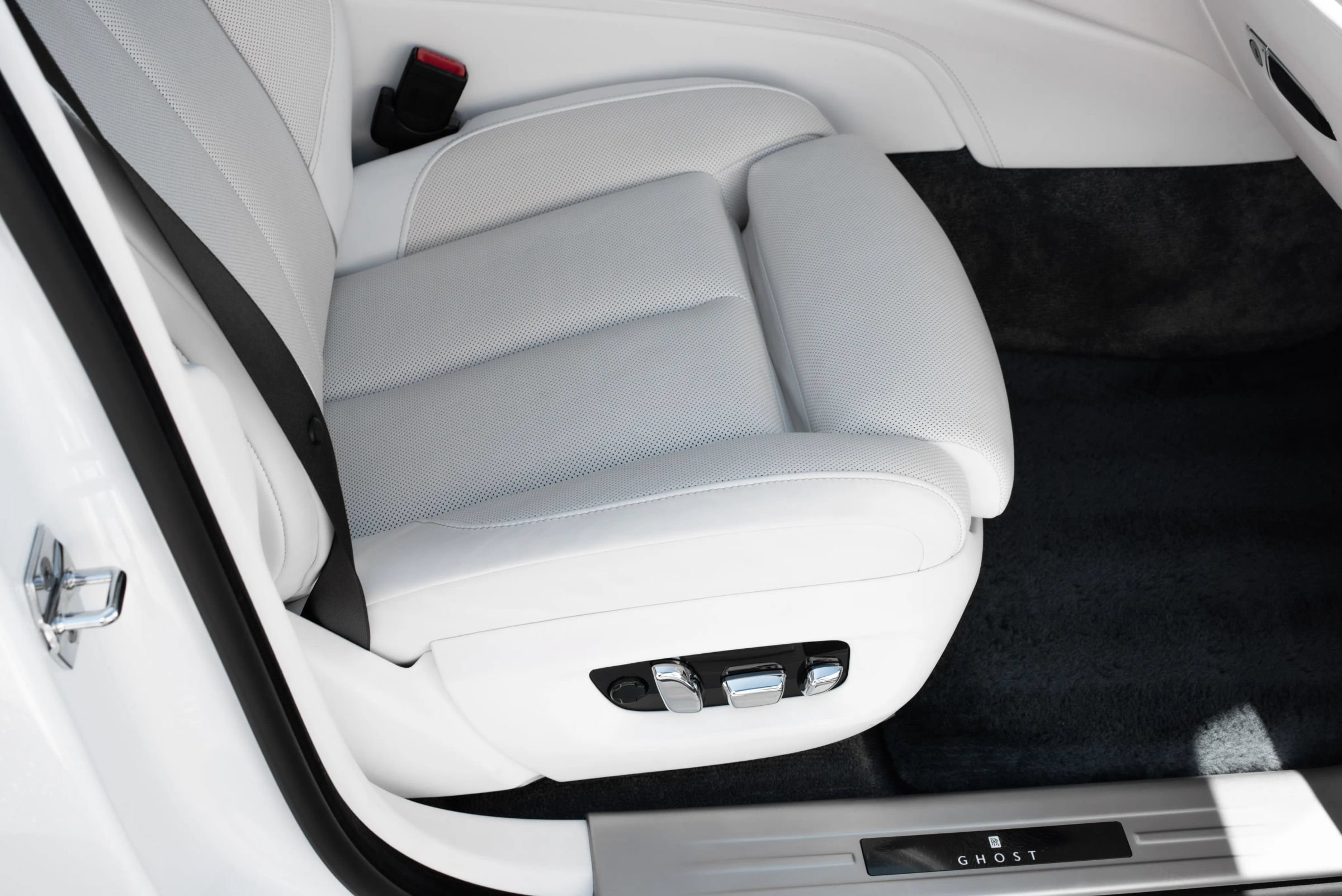 Used 2021 Rolls-Royce Ghost AWD/4WD image 34