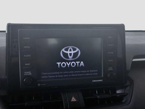 Used 2021 Toyota RAV4 LE FWD image 19
