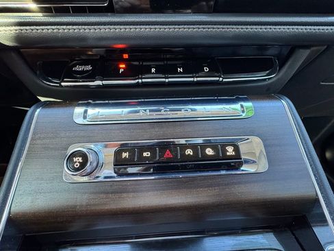 Used 2025 Lincoln Aviator Reserve w/ Equipment Group 201A AWD/4WD image 24