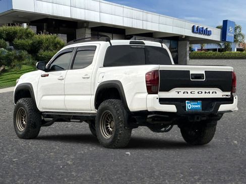 Used 2020 Toyota Tacoma TRD Sport image 6