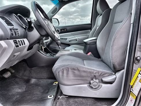 Used 2012 Toyota Tacoma PreRunner image 18