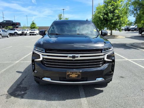 Certified 2023 Chevrolet Suburban LT w/ Luxury Package RWD image 2