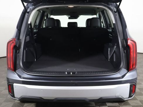 Used 2023 Kia Telluride LX AWD/4WD image 16