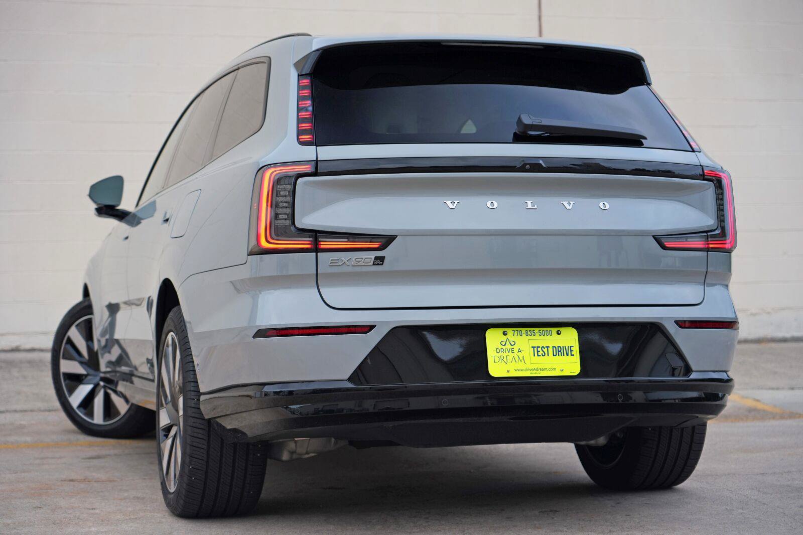 Used 2025 Volvo EX90 Ultra AWD/4WD image 6