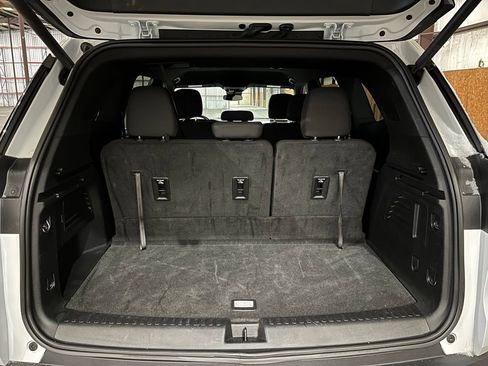 Used 2025 GMC Acadia Elevation image 13