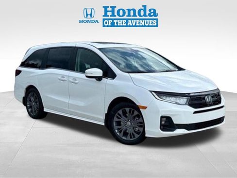 New 2026 Honda Odyssey Touring image 2