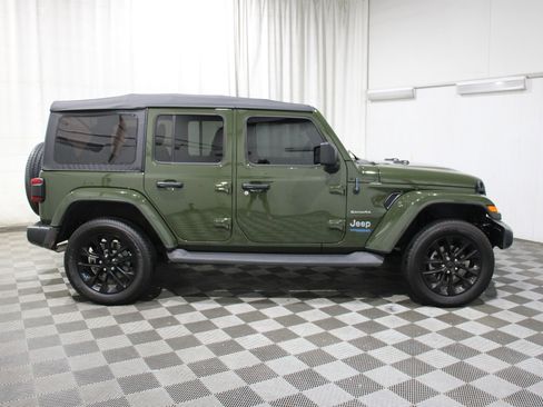 Used 2022 Jeep Wrangler Unlimited Sahara image 30