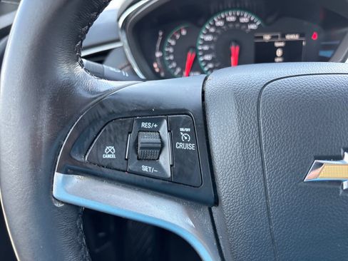 Used 2019 Chevrolet Trax LT w/ LT Convenience Package AWD/4WD image 22