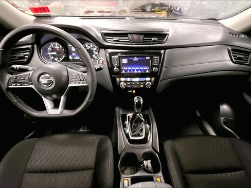 Used 2019 Nissan Rogue SV image 13