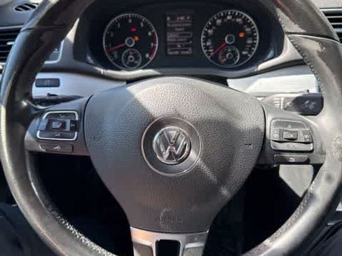 Used 2013 Volkswagen Passat 2.5 SE FWD image 13