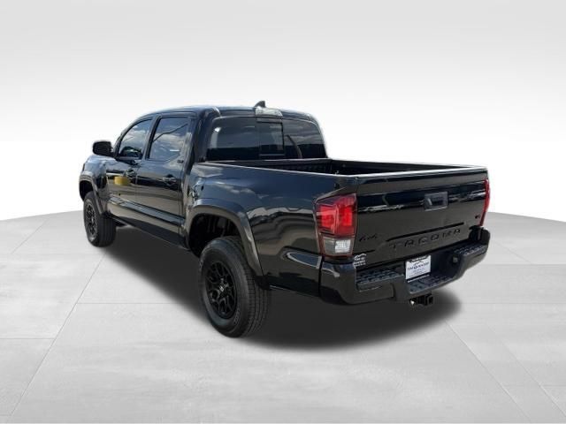 Used 2022 Toyota Tacoma SR5 AWD/4WD image 11