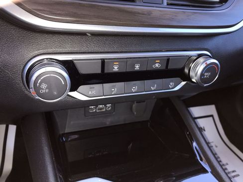 Used 2024 Nissan Altima 2.5 SV FWD image 18