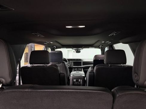 Used 2023 GMC Yukon XL Denali w/ Denali Reserve Package AWD/4WD image 20