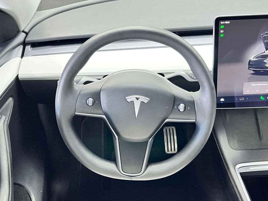 Used 2025 Tesla Model Y Performance AWD/4WD image 25
