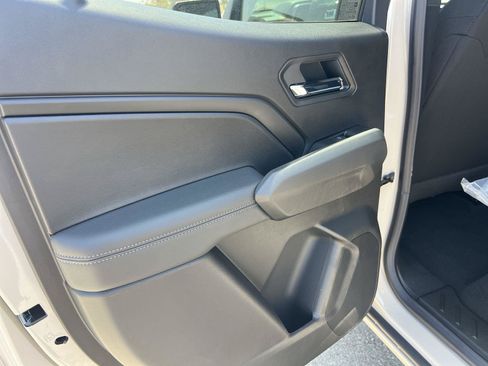 New 2026 GMC Canyon Elevation w/ LPO, Black Badging Package RWD image 23