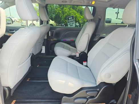Used 2019 Toyota Sienna Limited Premium AWD/4WD image 18