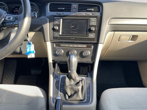 Used 2018 Volkswagen Golf S FWD image 9