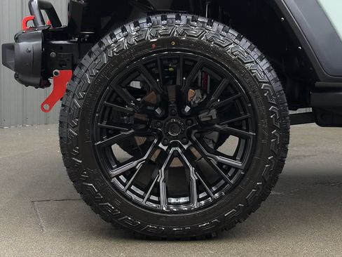 Used 2024 Jeep Wrangler Unlimited AWD/4WD image 10
