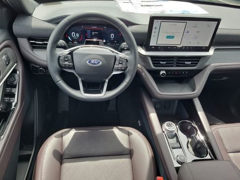 New 2026 Ford Explorer Platinum RWD image 18